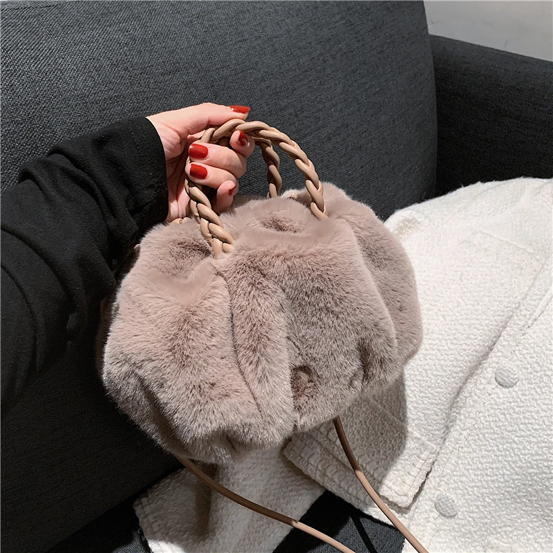 

Luxury Winter Soft Plush Small Tote Handbags For Women Braided Short Handle Designer Faux Fur Ladies Shoulder Crossbody Bags