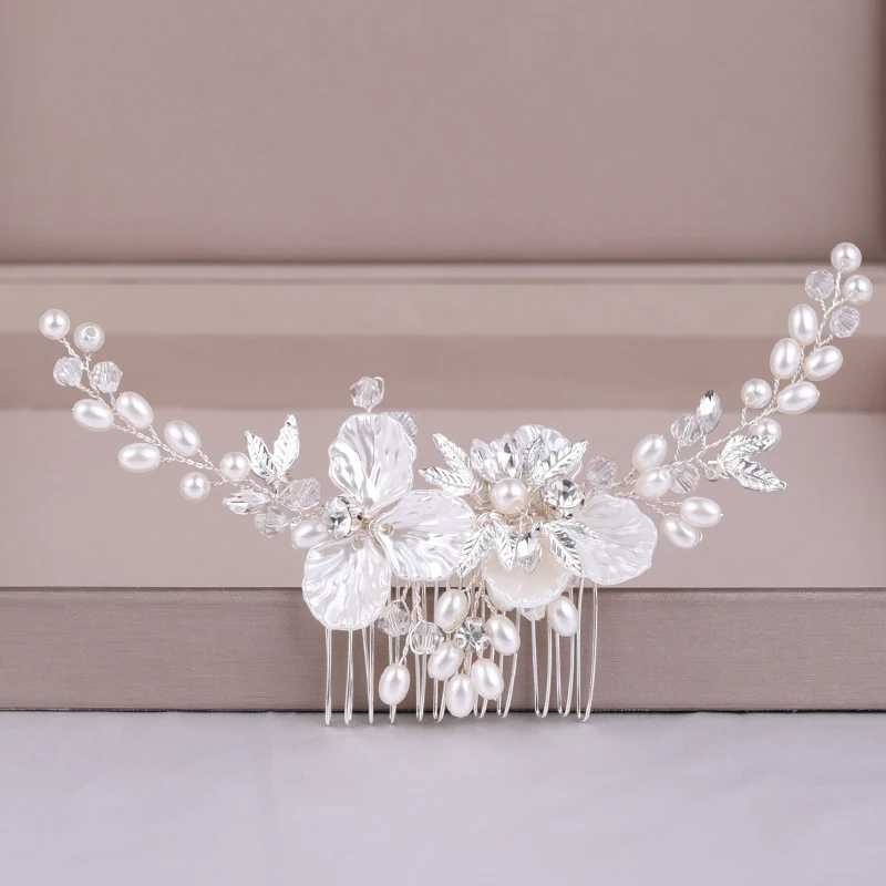 Женская расческа для волос серебристая с цветком в виде листьев свадебный