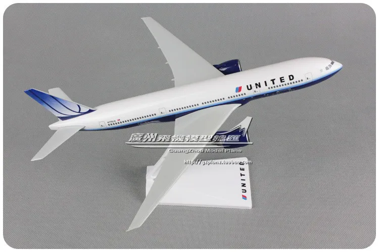 32 см США Airline 1:200 весы Пластик сборки Американский авиакомпаний United B777-200 N775UA