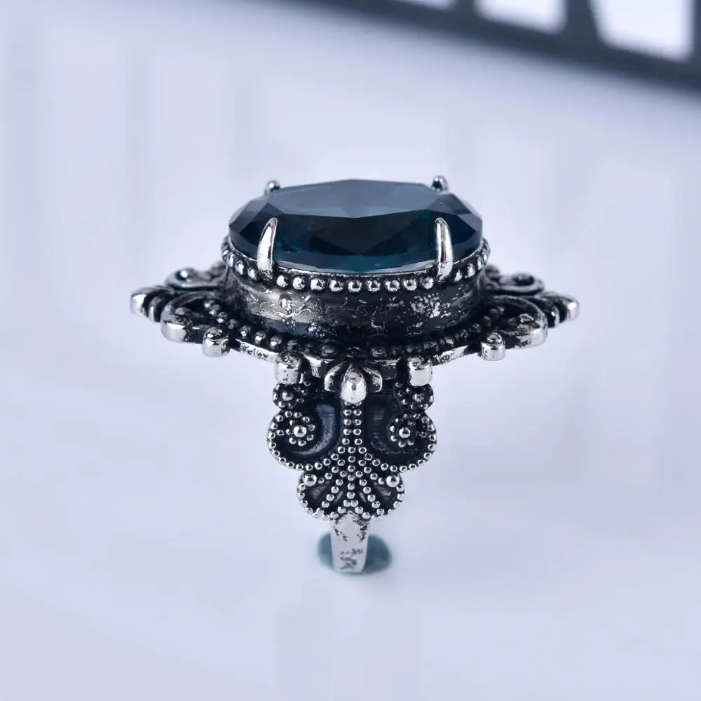 Женское Винтажное кольцо с крупным синим овальным камнем | Украшения и