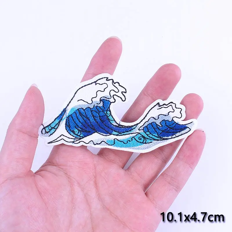 Нашивки с вышивкой природного горного пространства на одежду нашивки