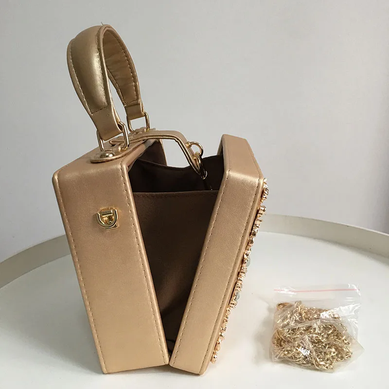 Роскошная ажурная винтажная дамская сумочка вечерняя шкатулка со стразами и