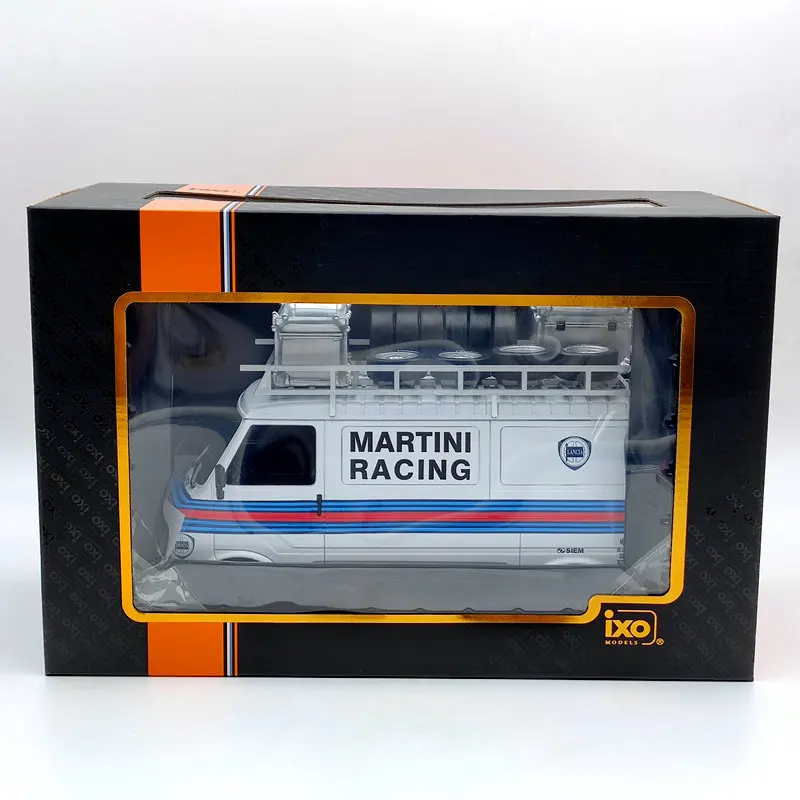 IXO для FIAT 242 MARTINI RALLY TEAM/с багажником на крышу и аксессуарами 1983 18RMC059XE литые модели