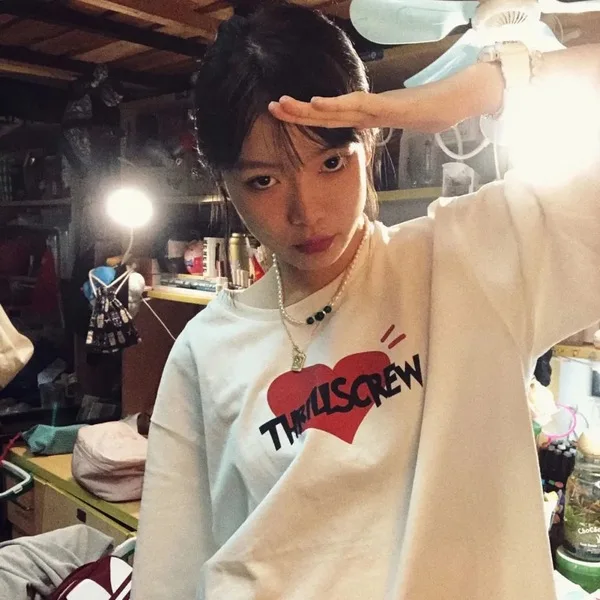 4 размера Повседневная белая универсальная базовая футболка с сердечками и