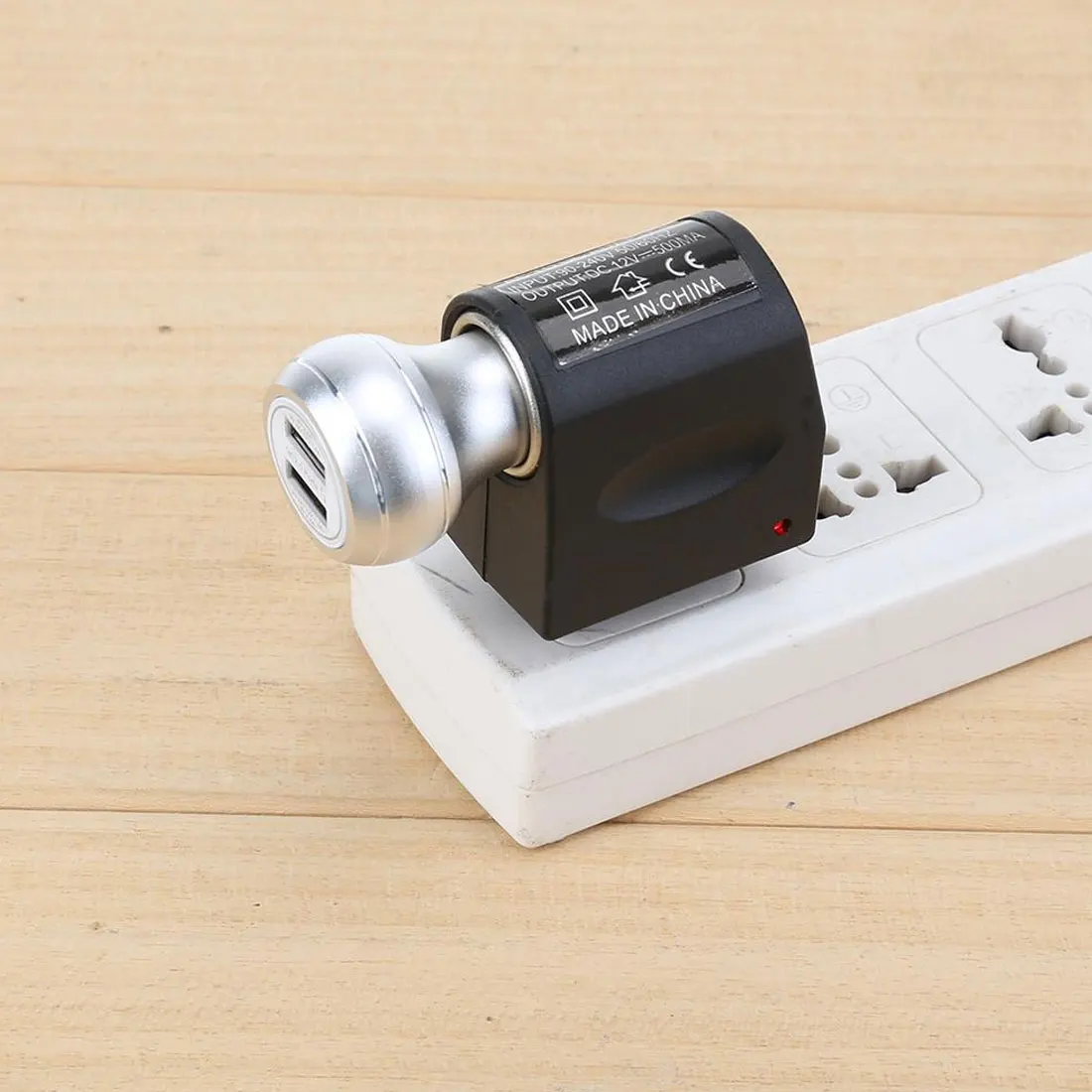 Бытовой прикуриватель 220 В переменного тока в 12 постоянного автомобильный