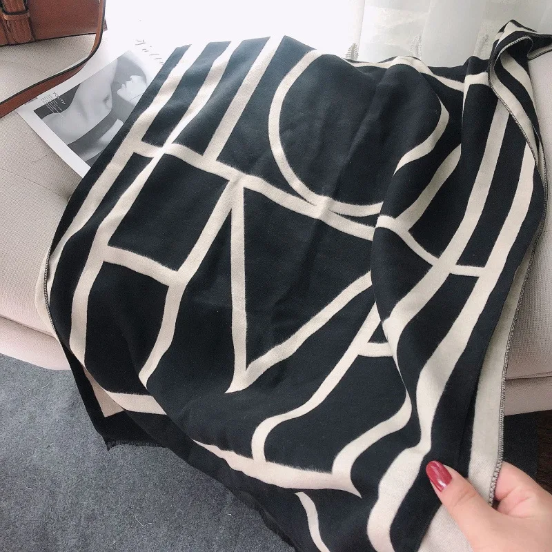 

winter 2019 Nordic simple fashionable cashmere like women's Scarf Black double-sided geometric letter shawl Long women's shawl
