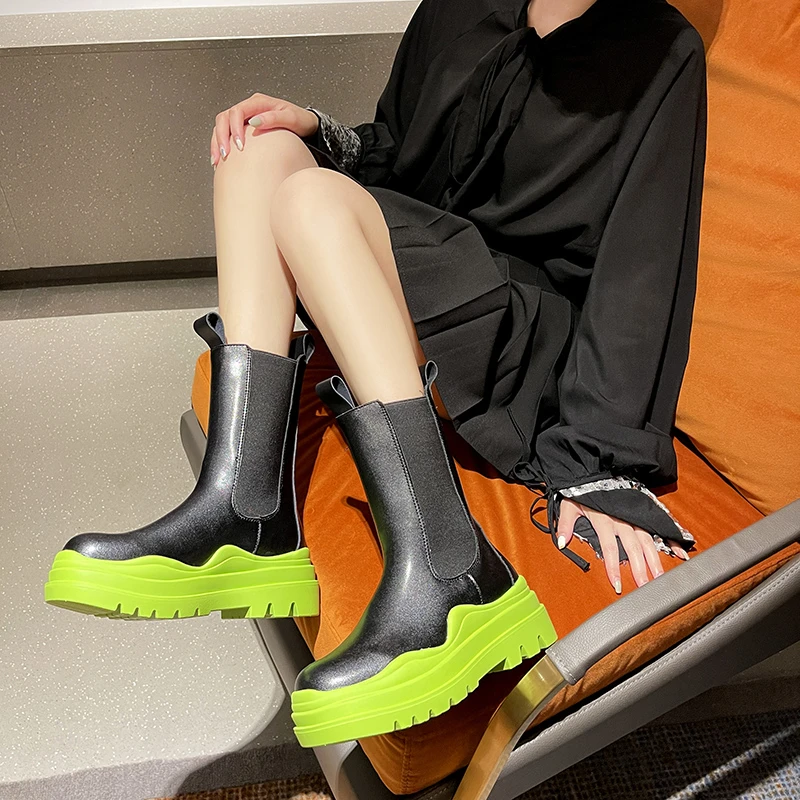

Ботильоны челси женские из искусственной кожи весна 2022 модные корейские Универсальные ботинки на платформе с круглым носком Мартин для жен...