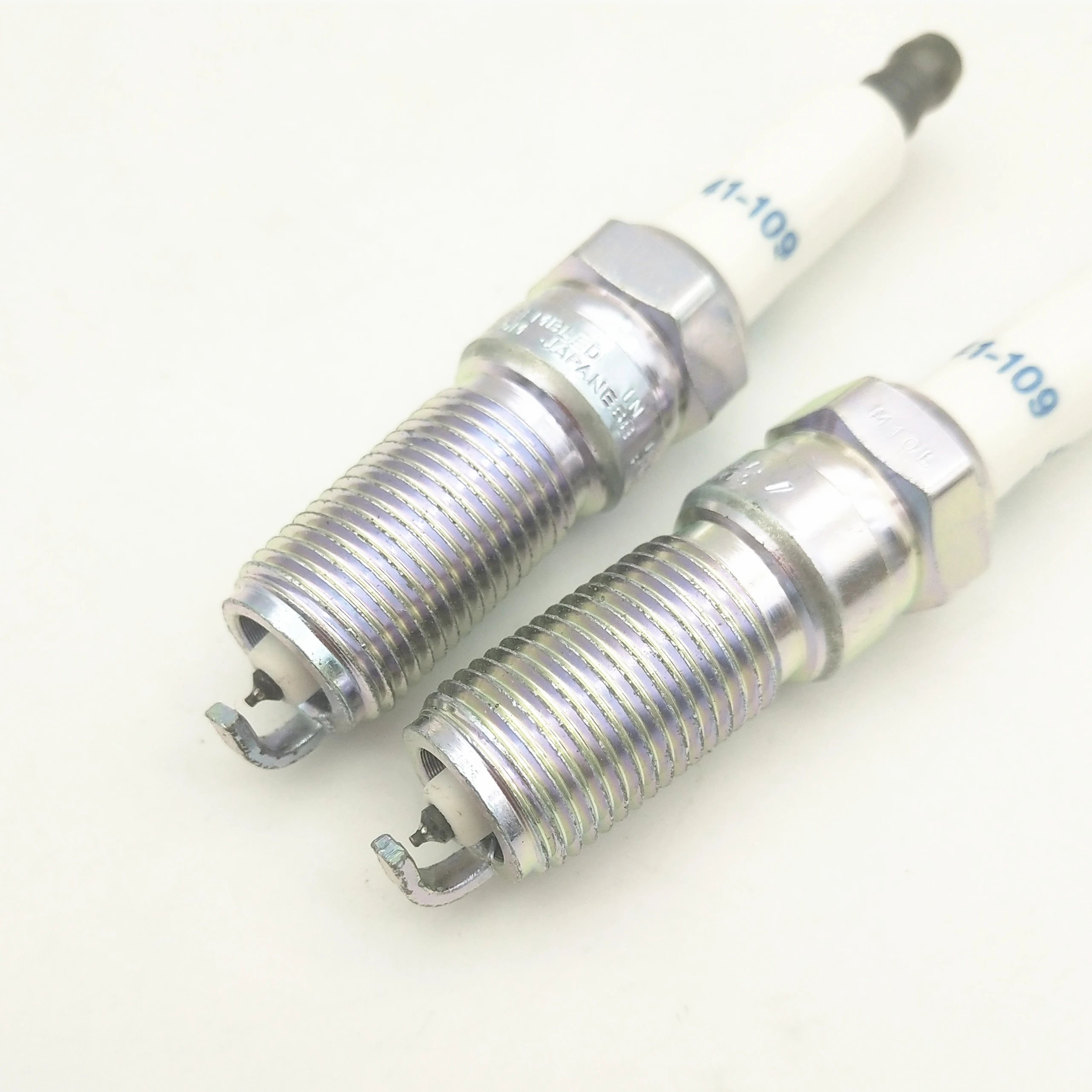 Оригинальная Свеча зажигания для XTS SRX CTS ATS Chevrolet gmcSaturn FORD SUZUKI HOLDEN OEM #12622561 41-109 6 шт. |