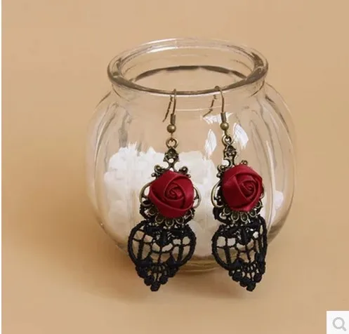 

2017 Gothic Pendant Earrings Medieval Vintage Vampire Palace Hollow Lace Red Rose Elegant Party Costume Spherical Pendant Earrin