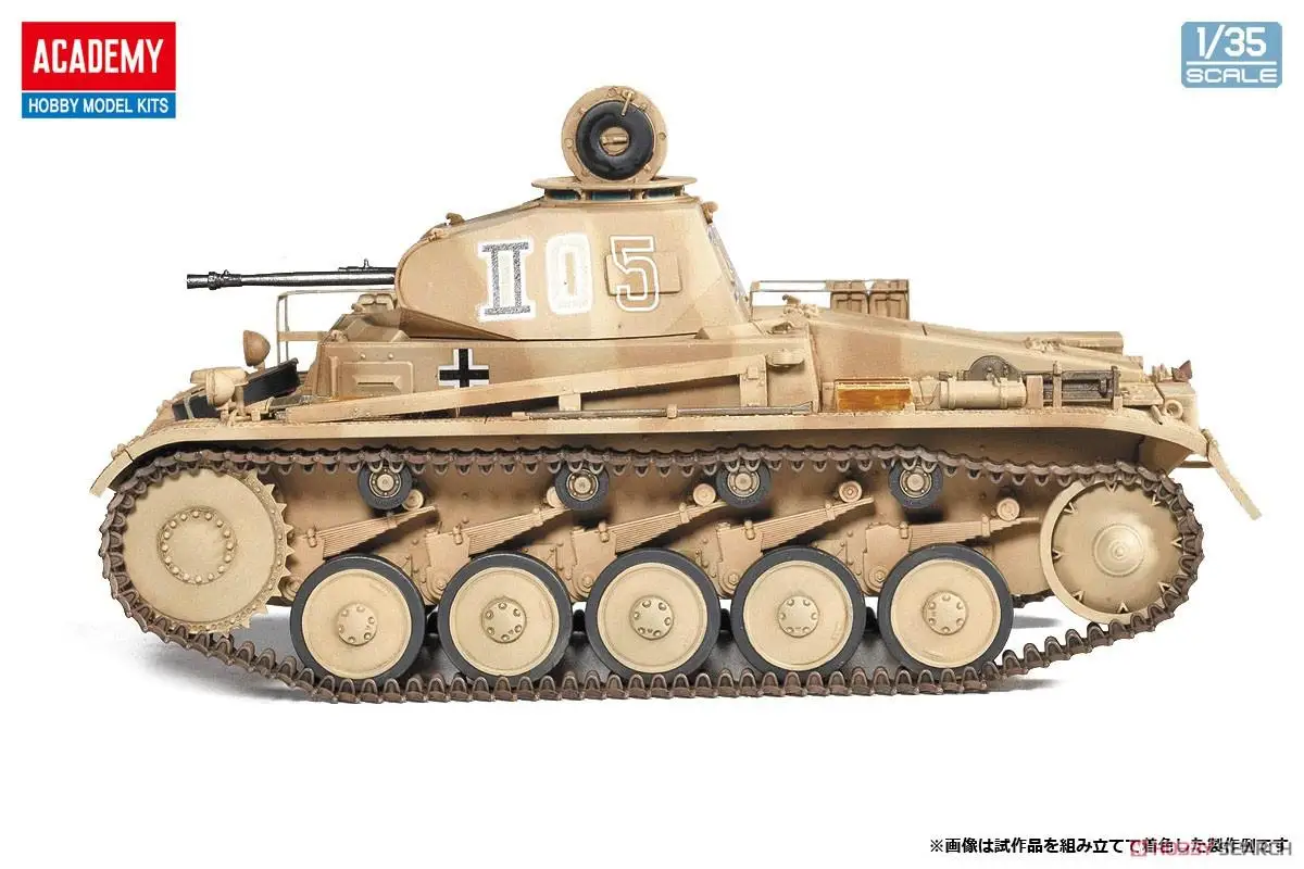 Академия AC13535 1/35 Шкала немецкая Panzer II Ausf.F Северная Африка |
