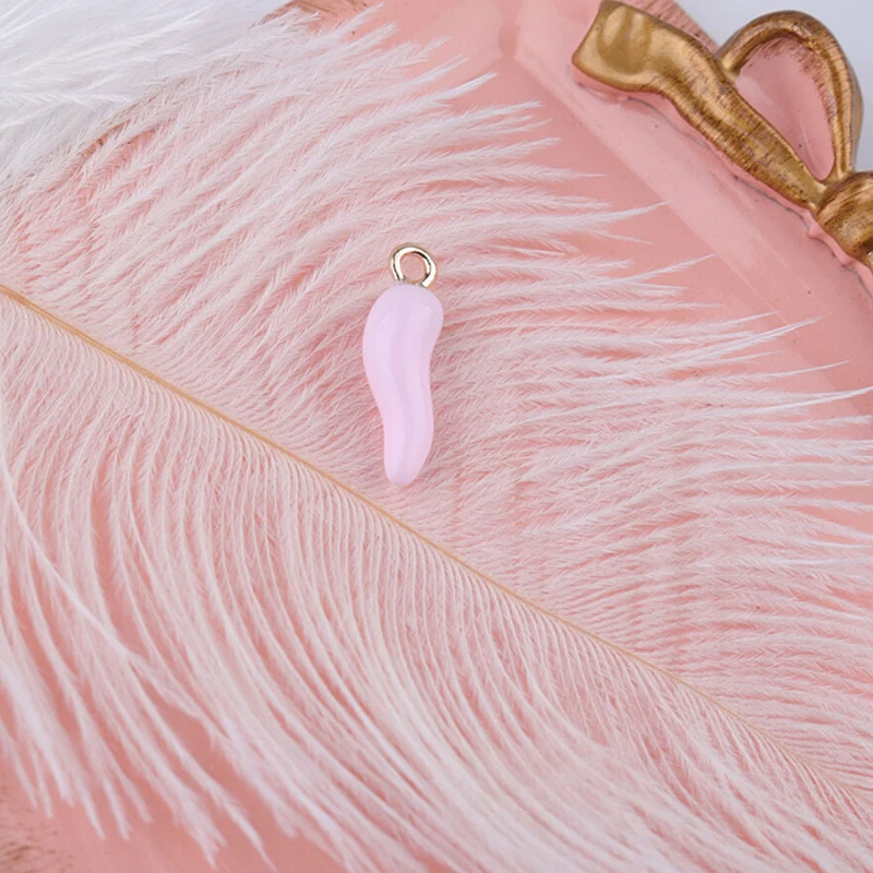 pink 10pcs/lot Fashion New Red/Blue/Pink/Black Chili Horn Charm Talisman DIY Jewelry Making Craft Lucky Pendant - Окраска металла: pink