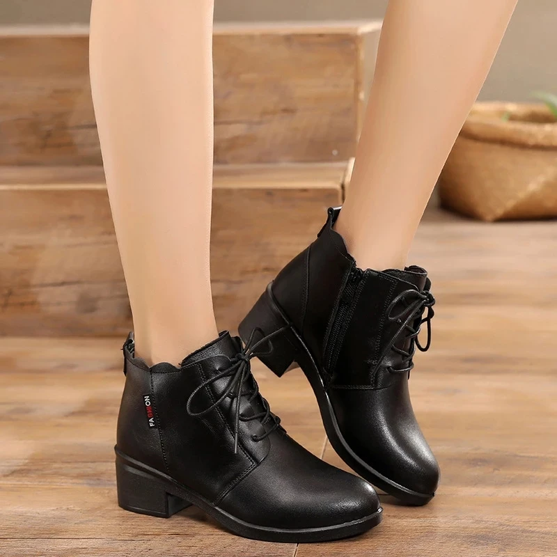 Женские нескользящие ботинки на квадратном каблуке из натуральной кожи | Обувь