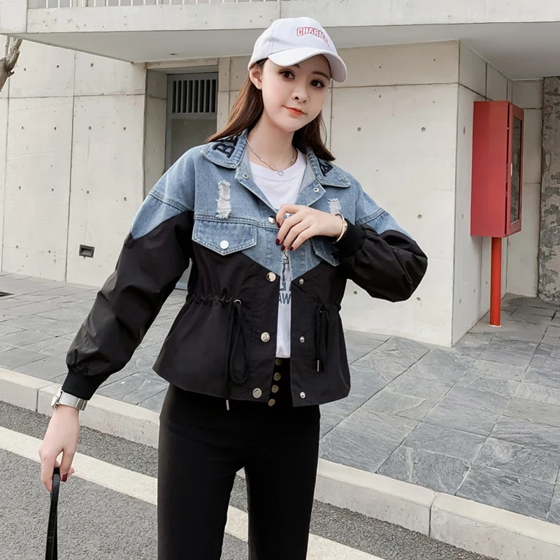 Женская джинсовая куртка на шнурке свободная с вышивкой и дырками новинка весны