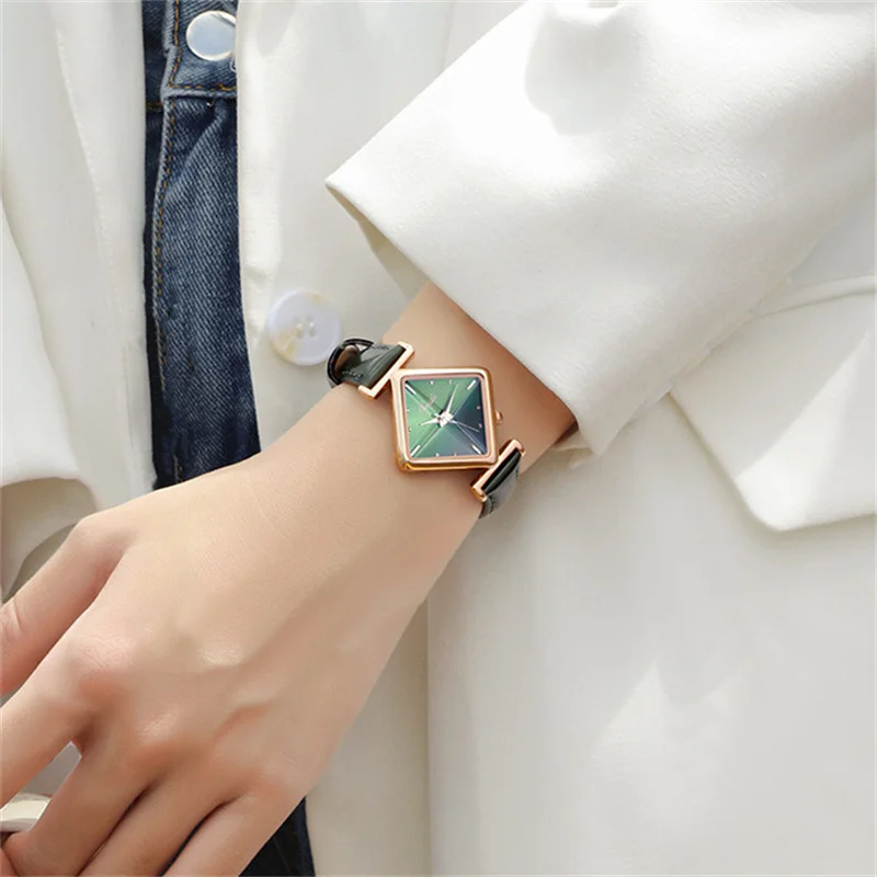 

Facet Crystal Rhombus Watches for Women Leather Strap Wrist watch Qaurtz Creative Square Watches Water Resistant Fashion Relojes