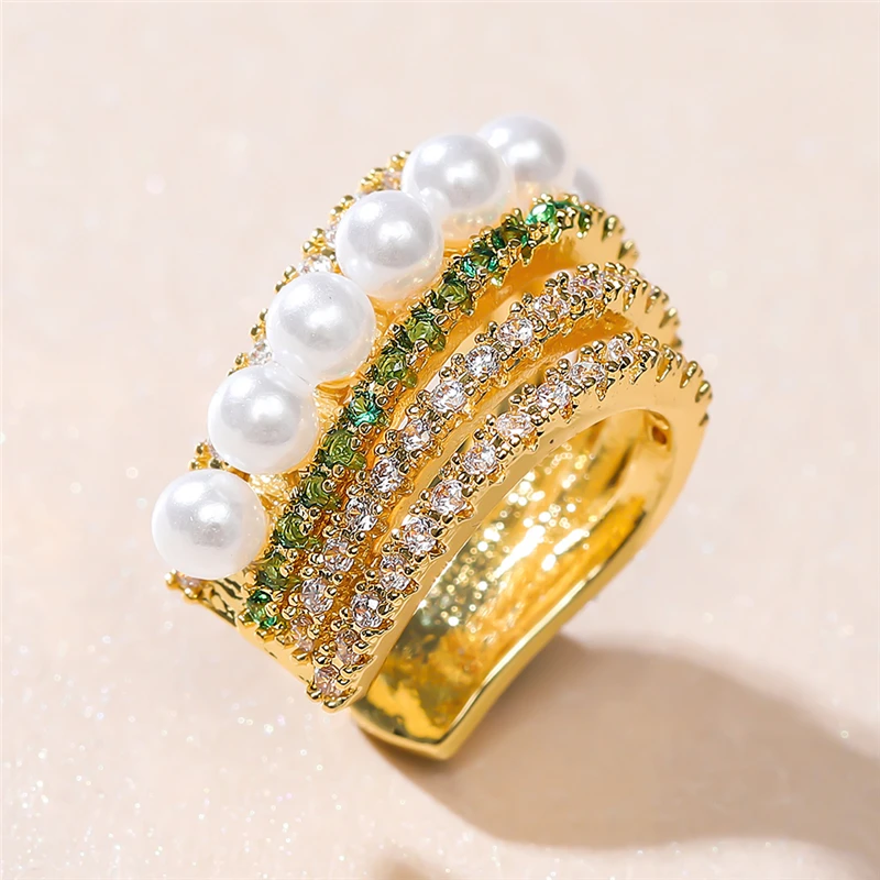 

Luxury Female White Pearl Earrings Classic Gold Color Clip Earrings For Women Vintage Bride Crystal Geometry Wedding Earrings