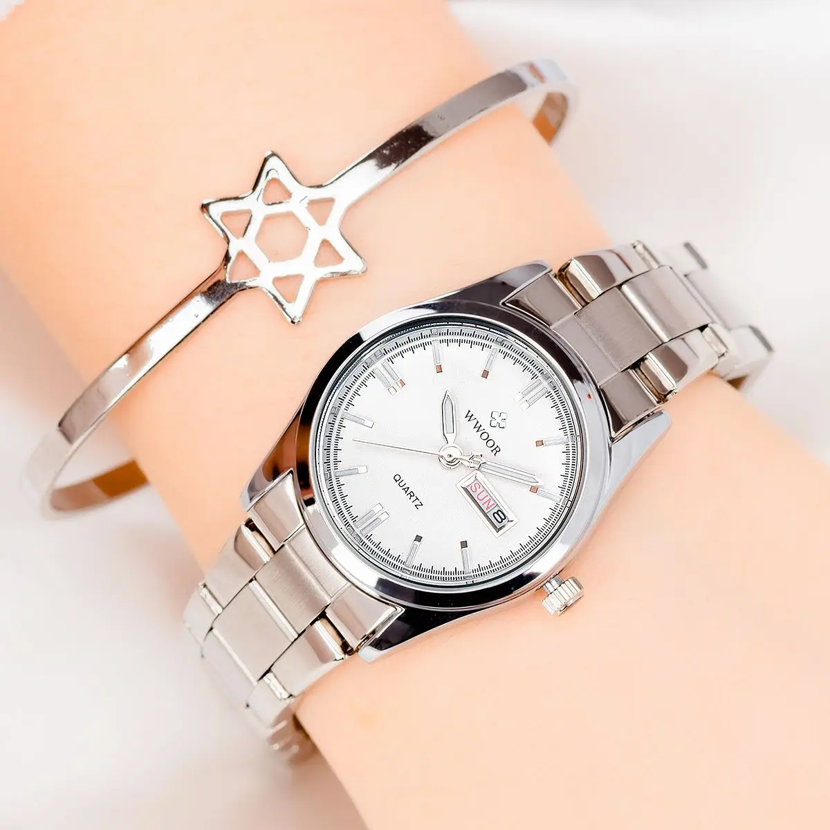 

WWOOR New Fashion Causal White Lady Wristwatch Luxury Stainless Steel Bracelet Quartz Dress Elegant Women Watch Relogio Feminino