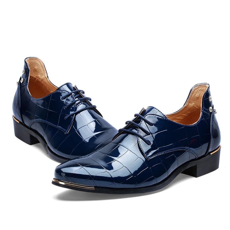 Мужские модельные туфли из лакированной кожи с заклепками мужские искусственной
