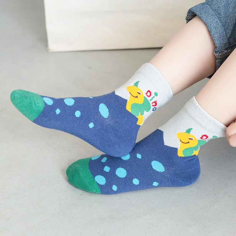 Boys and Girls Ankle Socks Cute Cartoon Dinosaur Pattern Crew Socks for 3-12 Years Kids Athletic Soft Comfy Cotton Socks 4 Pairs