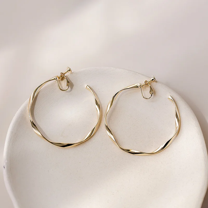 

Большие круглые серьги высокого качества 2020 новые модные стильные популярные серьги-клипсы в гонконгском ретро-стиле не пирсинг для женщин