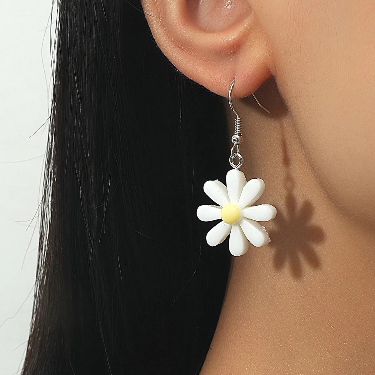 

Sweet Daisy Earrings Dangle For Women Girl Yellow Flower Drop Earrings Bohemia Ear Ring Simple Birthday Jewelry Gifts 2021 BFF