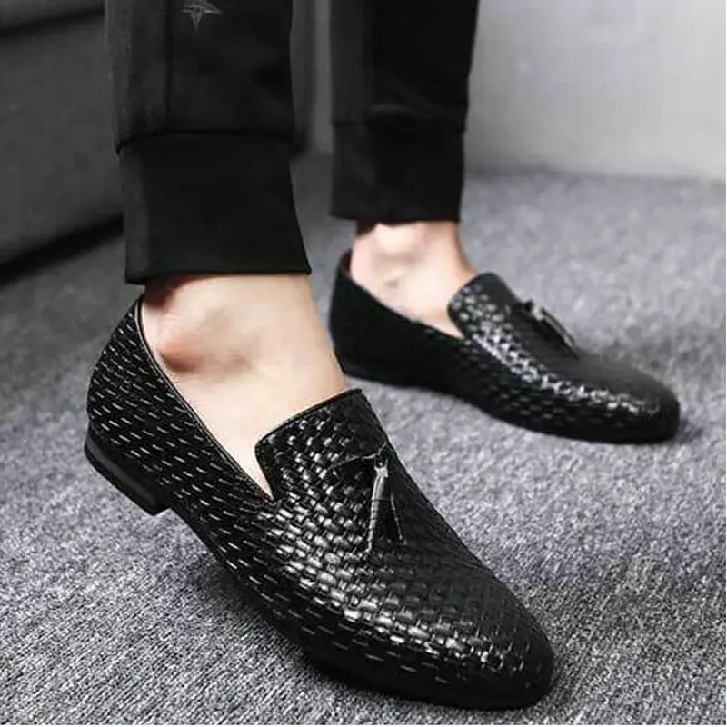 

Men knit moccasins drive comfortable Sliding in men's shoes Male loafers Casual leather shoes