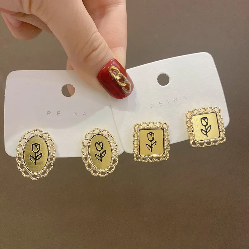 

Anti-allergic S925 Sterling Silver French Baroque Oval Square Frame Carved Rose Flower Stud Earrings for Women Floral Earring