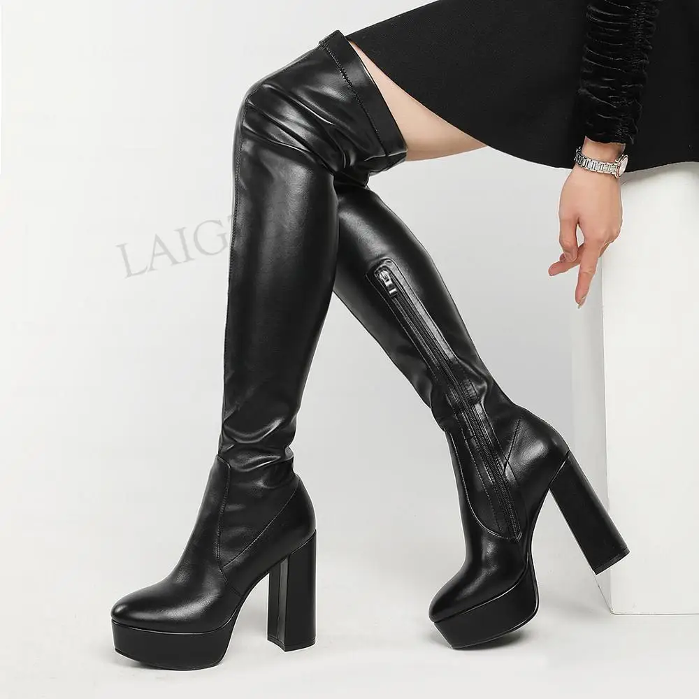 Женские ботфорты на платформе и толстом высоком каблуке с боковой молнией