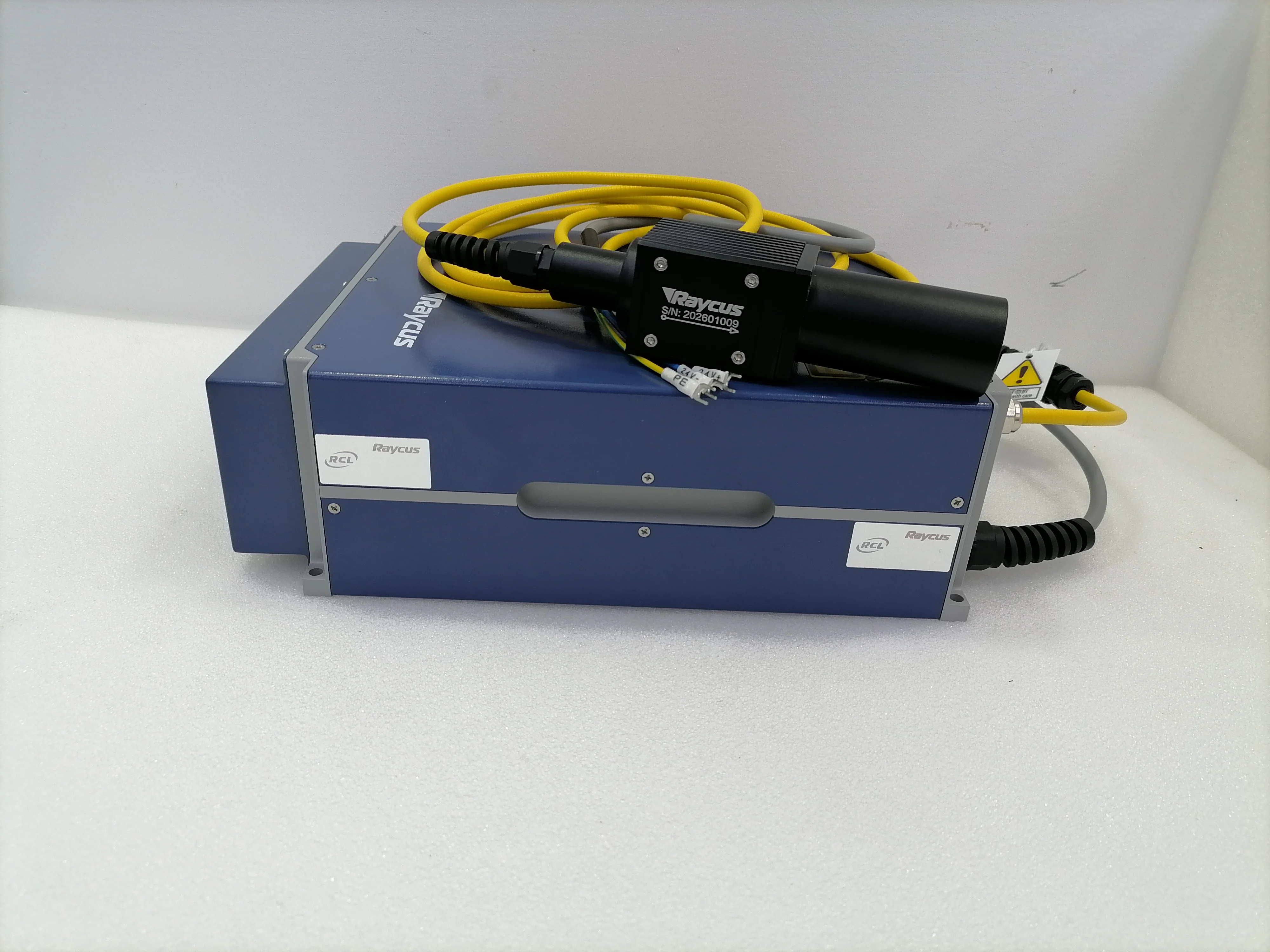 Волоконный лазерный источник Raycus импульсный 1064 нм 20 Вт 30 50 для лазерной