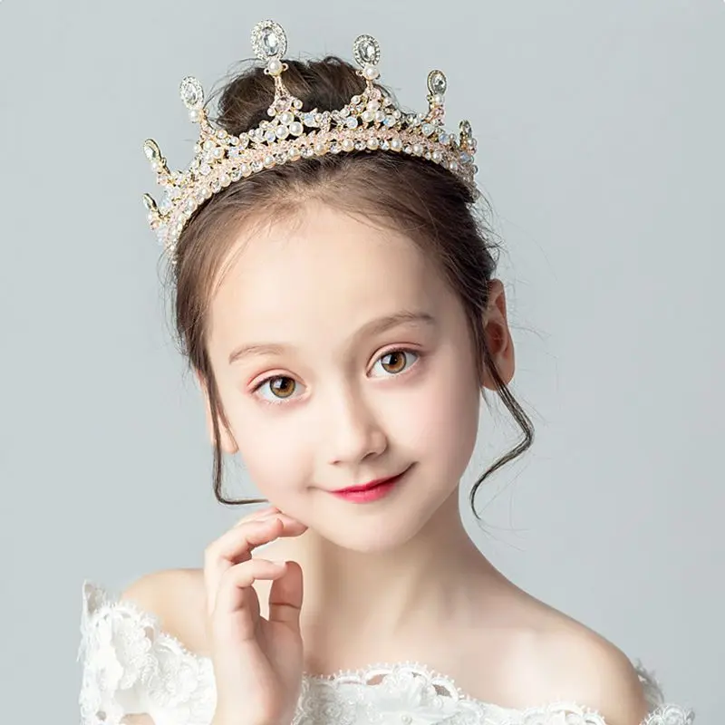 диадема для детей. корона для девочки. прическа с тиарой для девочки. корона для девочки. диадема для девочки.