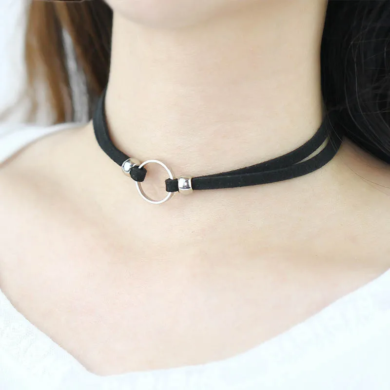 Чокер женский многослойный с кисточками и кристаллами короткое колье