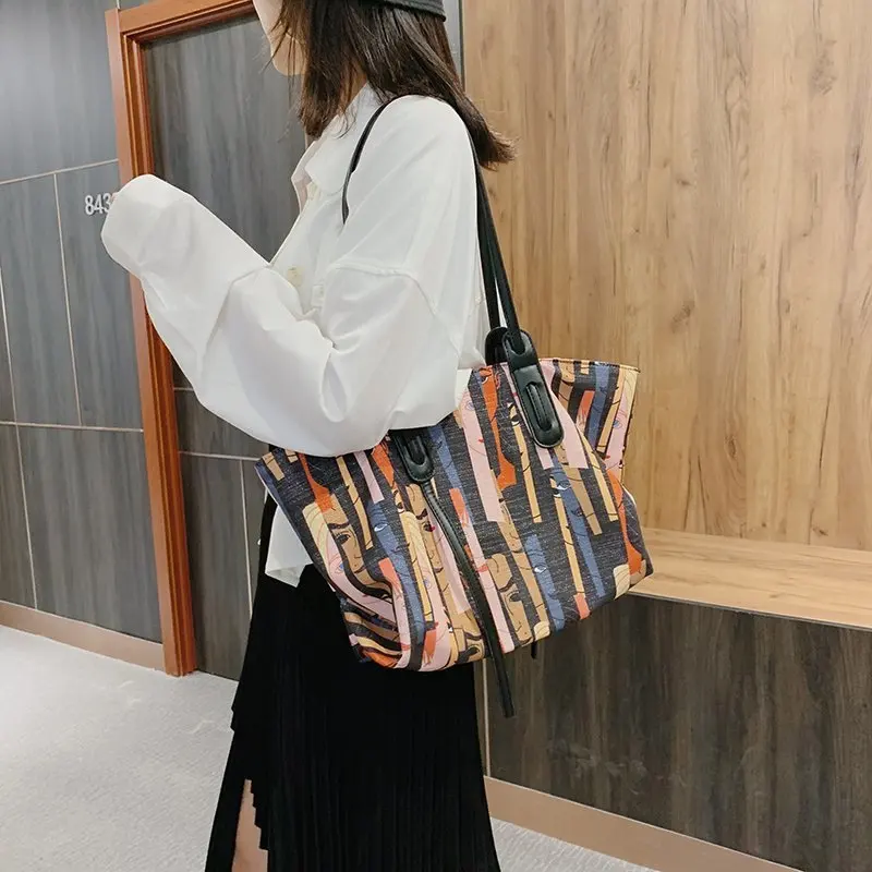 

2020 New Shoulder Bag Large Capacity Fashion All-Match Bucket Bag Crossbody Bag Solid Shoulder Bag Fashion Female Handbag