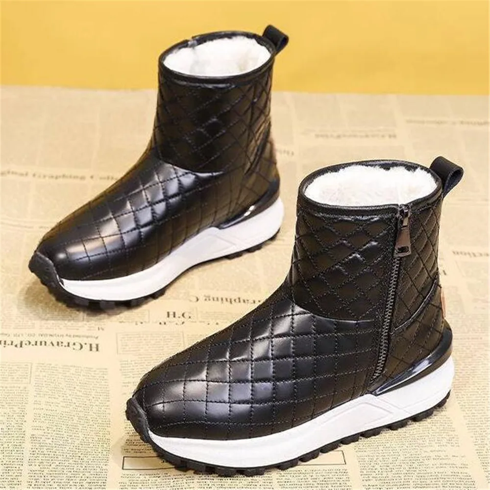 Thick Soled Snow Booties Women's Winter New Plush High Top Cotton Shoes Ladies Leather Waterproof Side Zipper Warm Ankle Boots