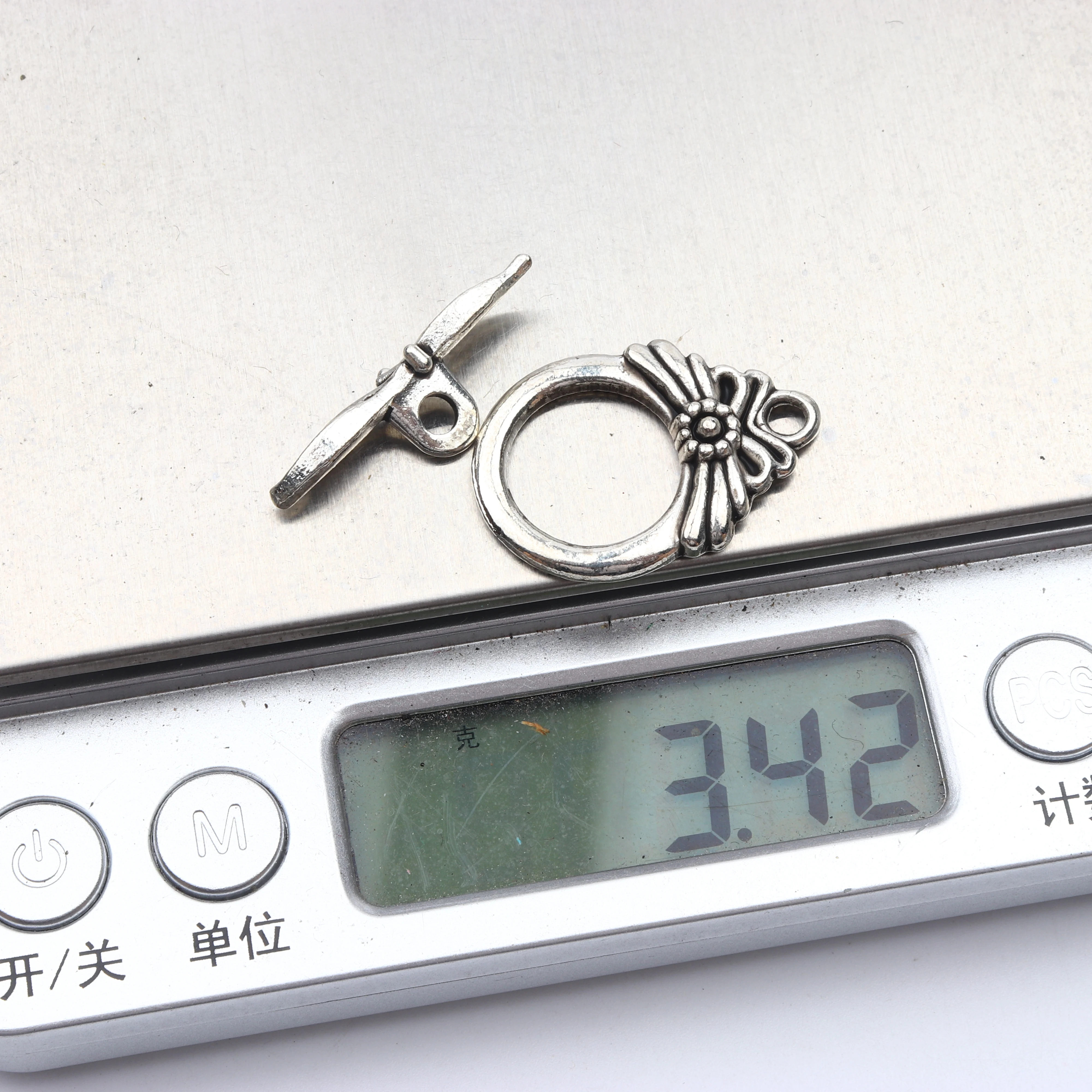 

10pcs Antique Silver Leaf Ring shape Metal OT Clasps Connector For Charms Earring Necklace Bracelets Jewelry Making Supplies DIY