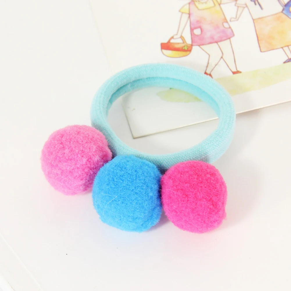 Милые маленькие девочки двойные меховые блестящие ленты без повреждений