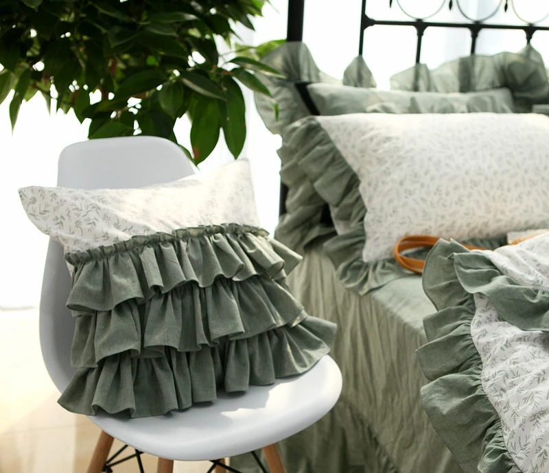 

The new pastoral style lotus leaf embedding lace pillowcase hug pillowcase without filling, fresh and comfortable home decoratio
