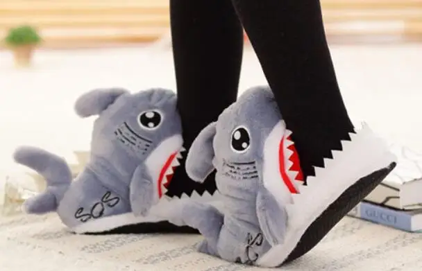 Забавные тапочки акулы Женские зимние из флока Короткие плюшевые домашние Милые