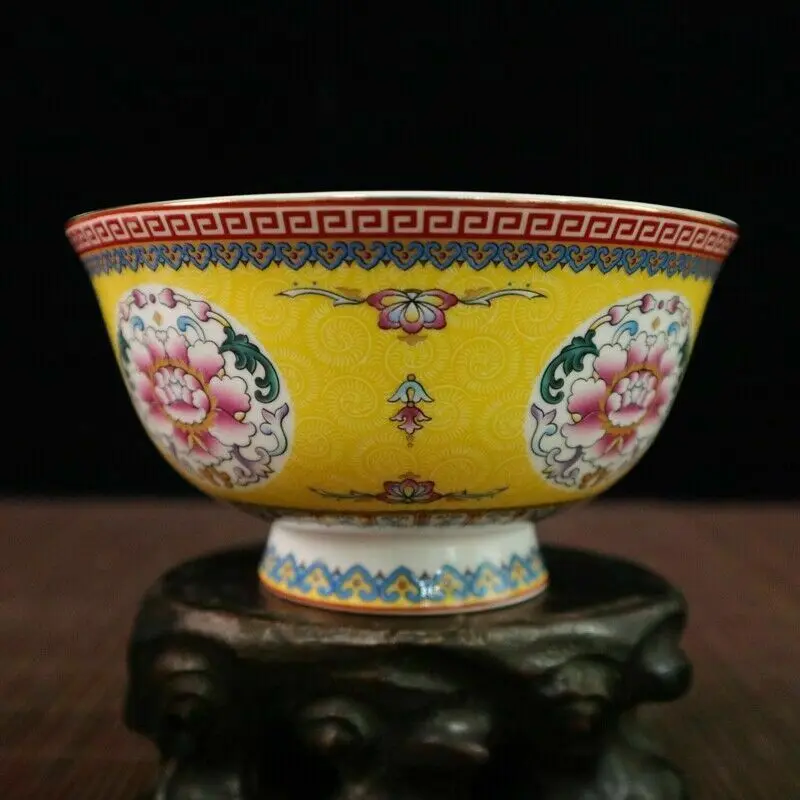 

Chinese old porcelain Pastel flower pattern bowl