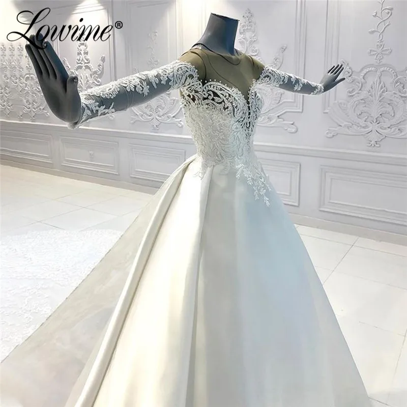 

Long Muslim Lace Wedding Dresses Open Back Full Sleeve Dubai Arabic Bride Dress Plus Size Bridal Gowns With Wedding Veil Couture