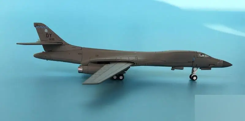 GeminiJets США DYESS ROCKWELL B-1 LANCER 86-0135 1/400 литье под давлением модель самолета |