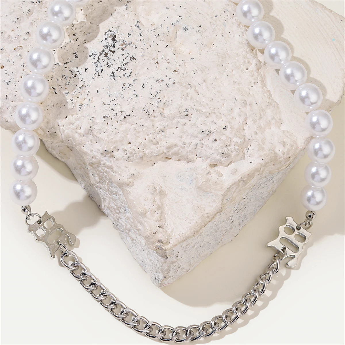 

Trendy Small Design Sense Pearl Necklace Alloy Clavicle Chain Temperament Necklace Female collares collar perlas
