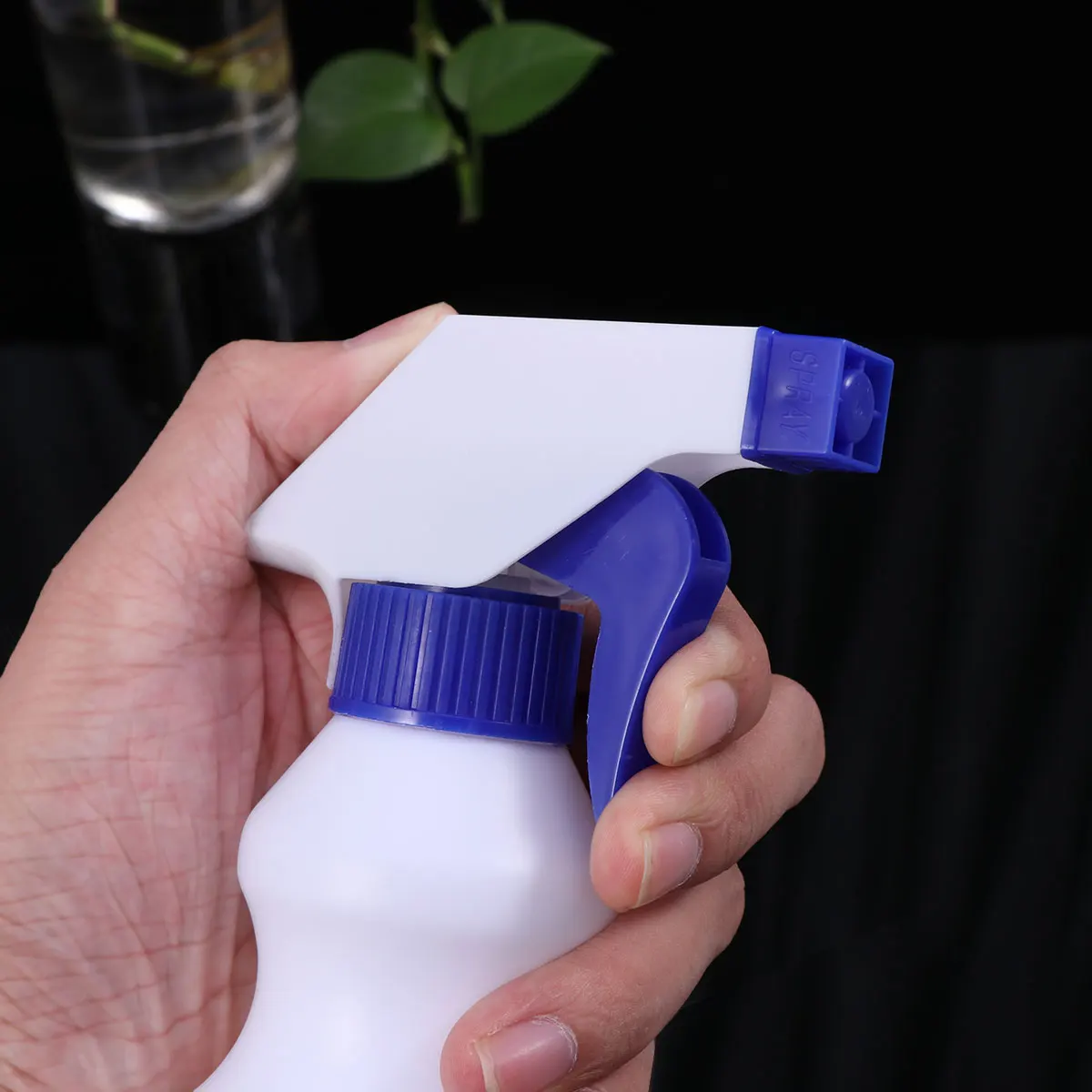 

4PCS 500ml Plastic Empty Spray Bottles Leak Proof Chemical Foggy Mist Stream Sprayer Bottle Alcohol Cleaning Liquid Sprayer