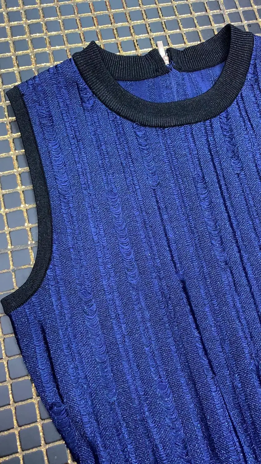 Женский Облегающий комбинезон без рукавов голубой с круглым вырезом вечерний