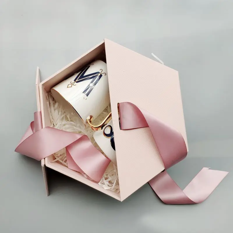 

Hexagonal gift box with hand gift box exquisite Korean version simple ins style birthday gift box packing box halloween decor