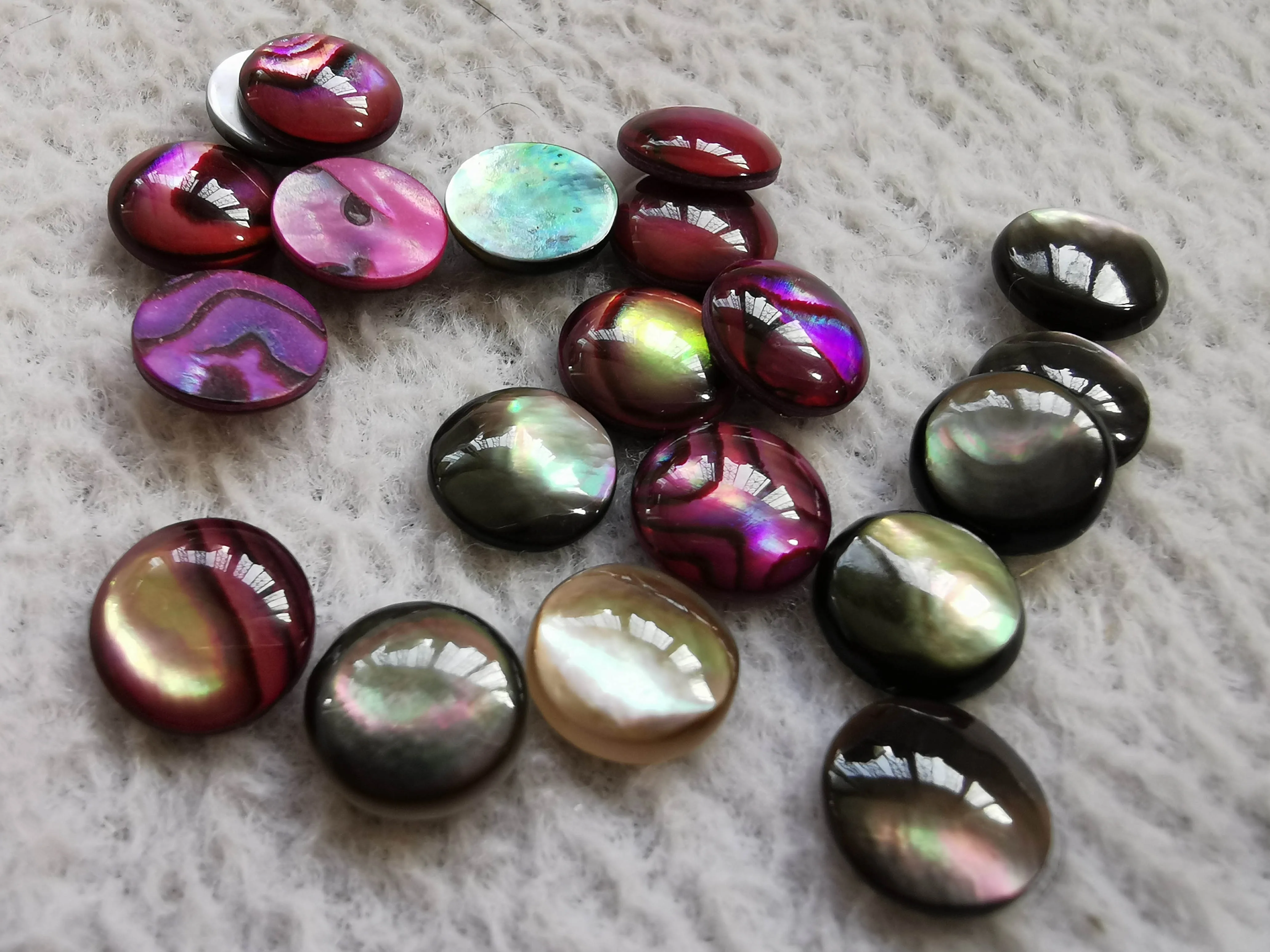 

20pcs natural mother of pearl shell round cabochon white -grey black-purple pink shell mop loose gemstone cabochon 8mm