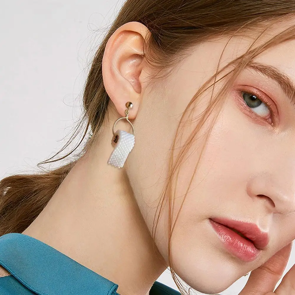 

2020 New Creative Toilet Paper Pendant Earrings For Women Earrings Ladies Earings Paper Funny Roll Fashion Toilet Jewelry N1C5