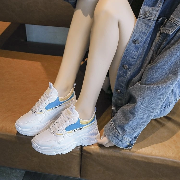 Женские массивные кроссовки модные белые на платформе брендовая дизайнерская
