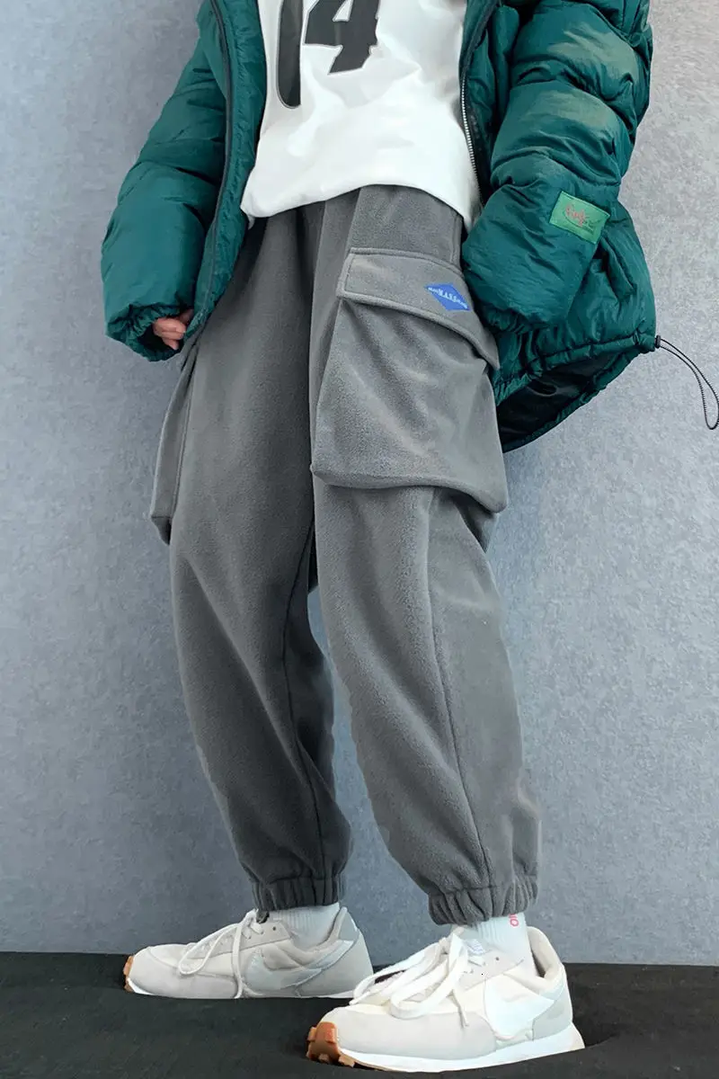

2020 Autumn And Winter New Youth Popular Men's Loose Solid Color Polar Fleece Thickened Multi-pocket Overalls Sweatpants