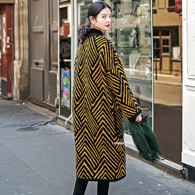 

2021 New Plus size Winter O neck long sleeves yellow and black striped pocket wide batwing sleeves single breasted warm coat