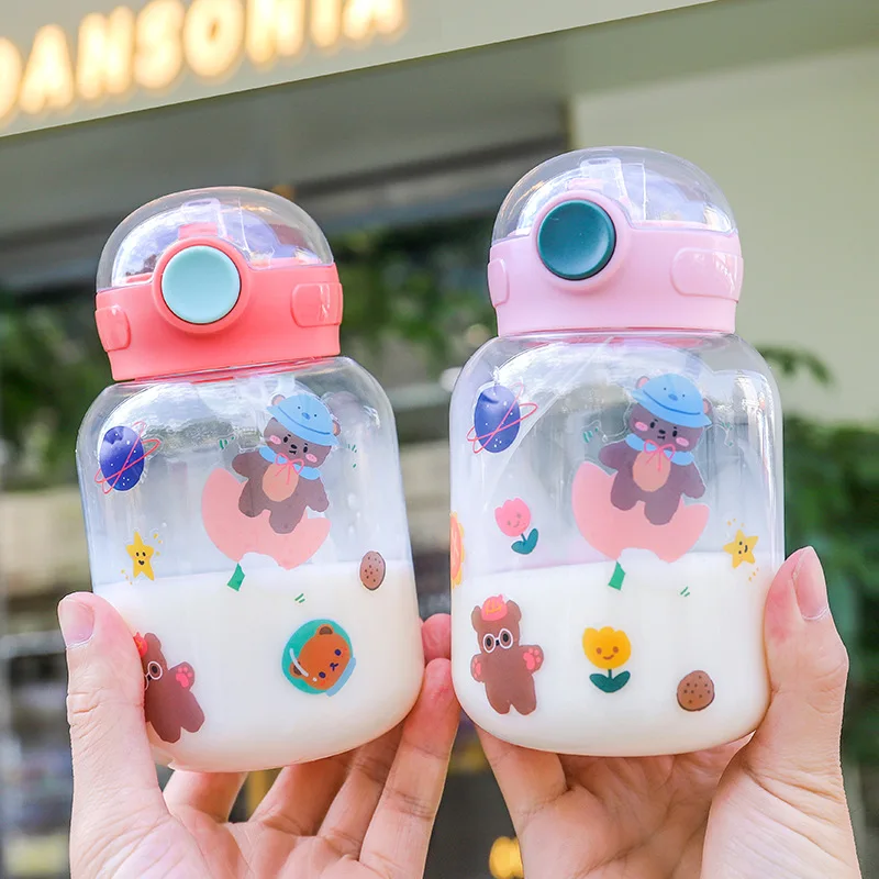 

Cute Child Plastic Cup Student With Straw Plastic Cups Cartoons Vasos De Plástico Portable Outdoor Sports Water Bottle Gift