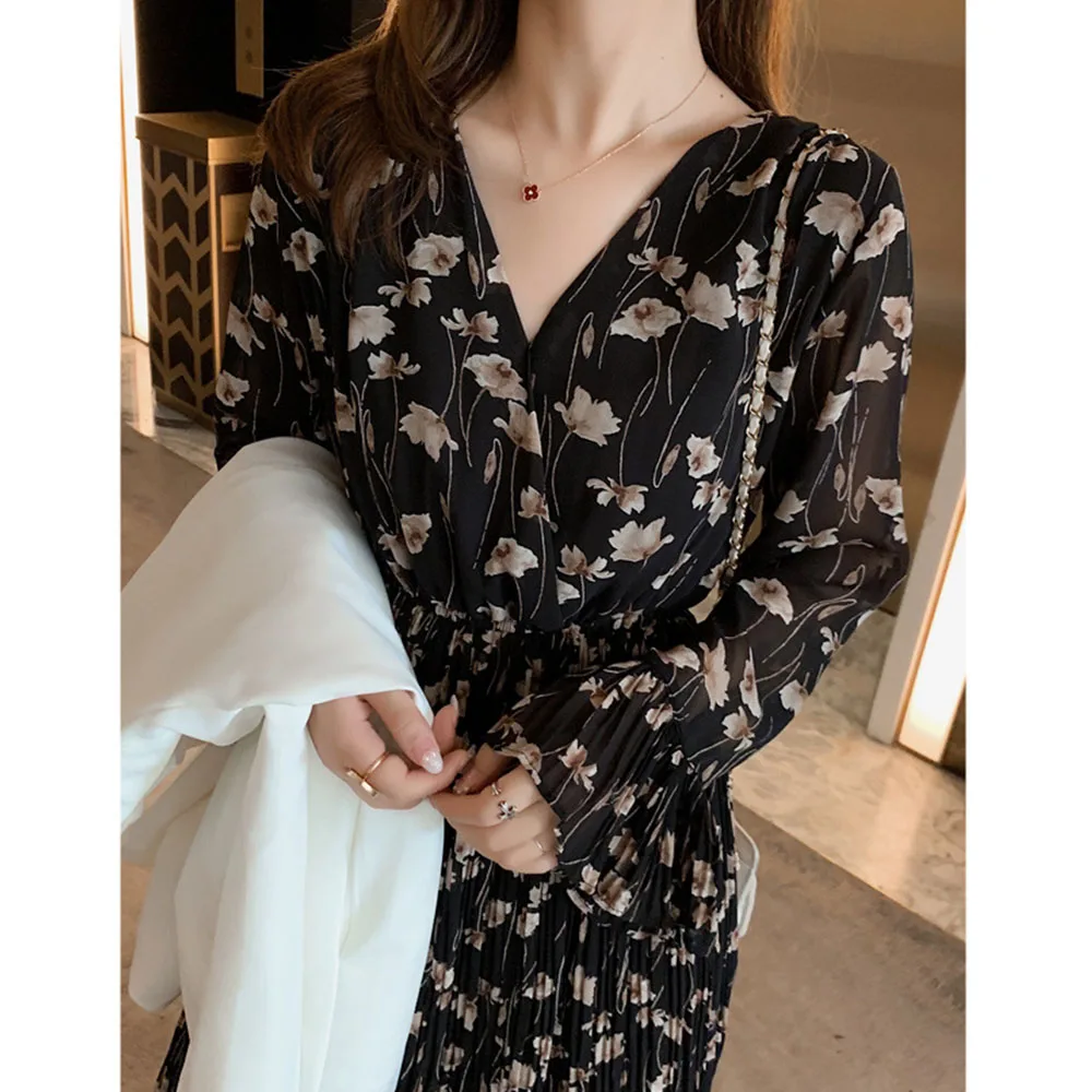 

Korean A-Line V-neck Slim Pleated Dress Chiffon Floral Printed Long-sleeve Dresses Women Autumn Spring Flare Sleeve Maxi Dress